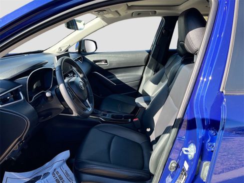 Used 2024 Toyota Corolla Cross XLE image 22