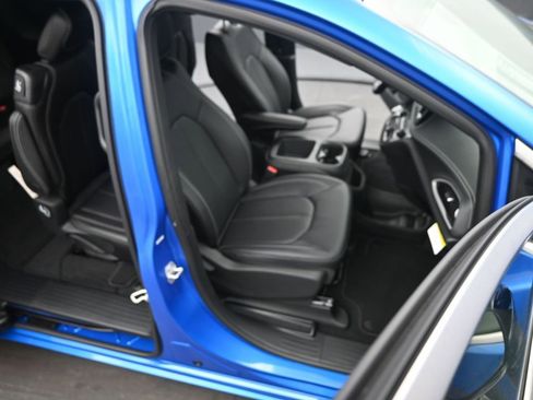 New 2026 Chrysler Pacifica Select image 19