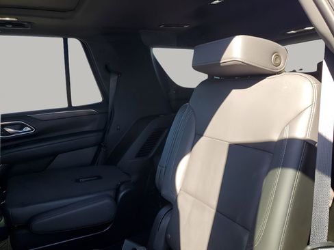 Used 2023 Chevrolet Tahoe Z71 w/ Luxury Package image 19