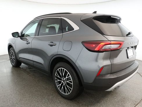 Used 2025 Ford Escape SE image 6