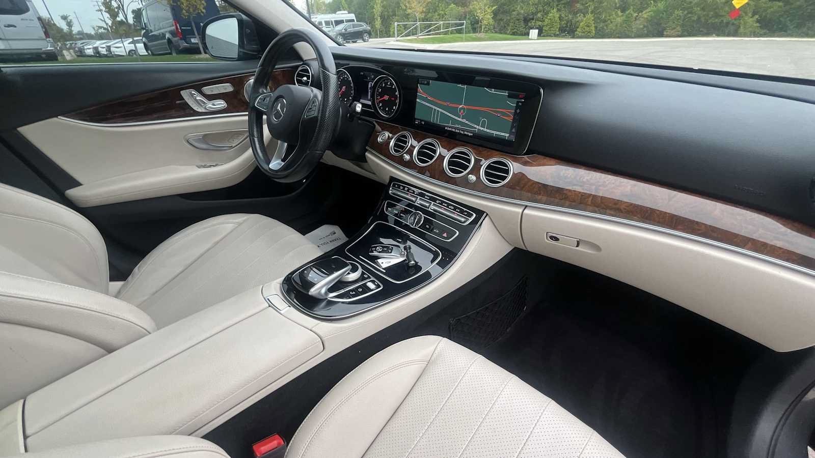 Certified 2017 Mercedes-Benz E 400 4MATIC Wagon image 10