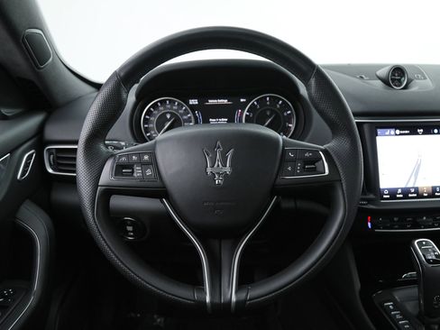 Certified 2023 Maserati Levante GT AWD/4WD image 18