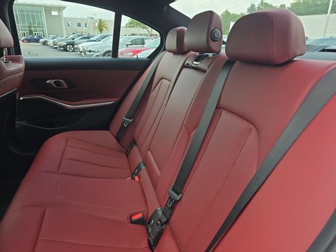 Used 2025 BMW 330i Sedan RWD image 11