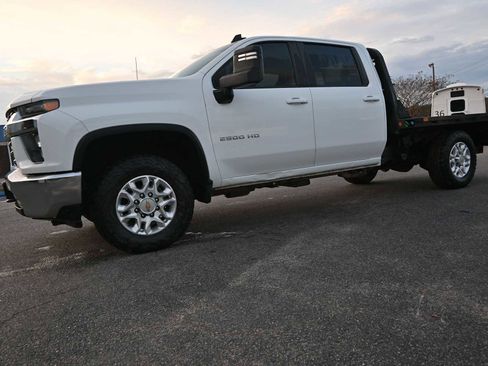 Used 2022 Chevrolet Silverado 2500 LT w/ Convenience Package image 26