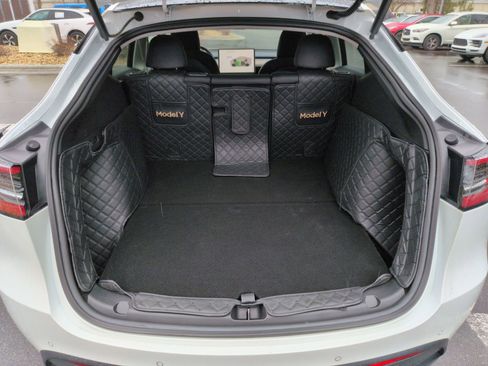 Used 2022 Tesla Model Y Performance image 23