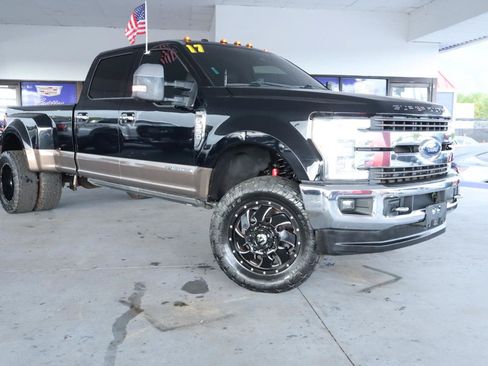 Used 2017 Ford F350 King Ranch w/ King Ranch Ultimate Package AWD/4WD image 3