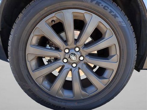 Used 2023 Land Rover Range Rover Velar R-Dynamic S image 7