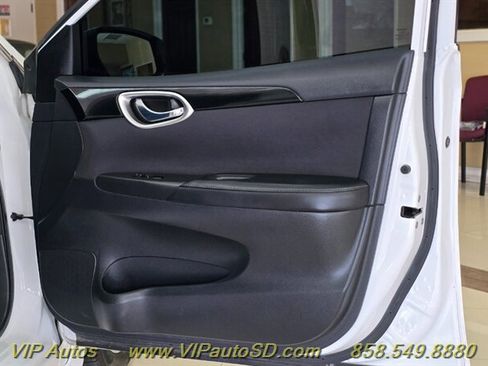 Used 2019 Nissan Sentra SV FWD image 11