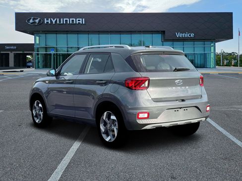 New 2026 Hyundai Venue SEL FWD image 5