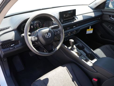 Used 2025 Honda Accord SE image 15