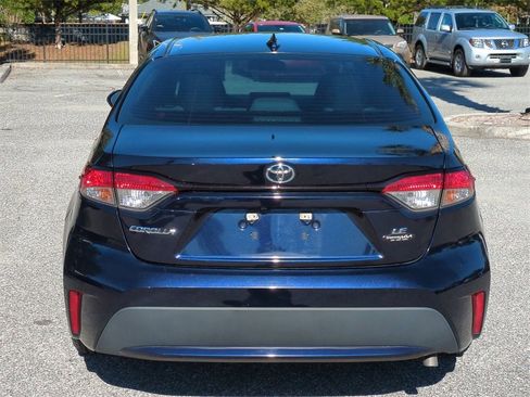 Used 2021 Toyota Corolla LE image 6