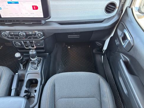 Used 2025 Jeep Wrangler Unlimited Sport AWD/4WD image 15