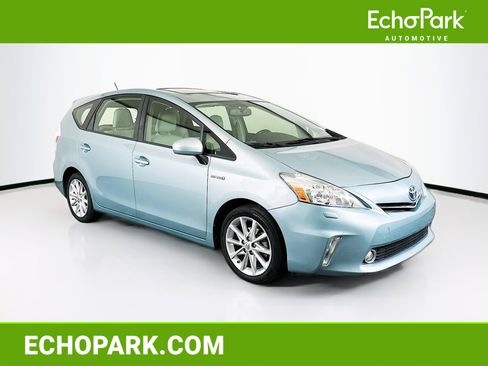 Used 2014 Toyota Prius V Five image 1
