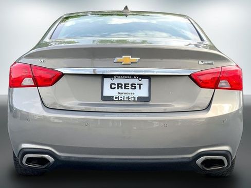 Used 2017 Chevrolet Impala Premier w/ Enhanced Convenience Package FWD image 3