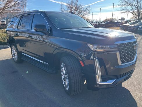 Used 2023 Cadillac Escalade Premium Luxury image 8