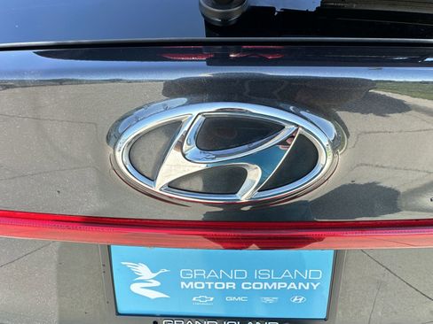 Used 2022 Hyundai Santa Fe Limited AWD/4WD image 32