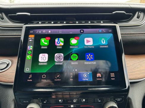 Used 2021 Jeep Grand Cherokee L Summit w/ Luxury Tech Group V image 32