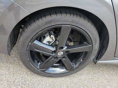 Used 2023 Nissan Sentra SR w/ Midnight Edition Package FWD image 6