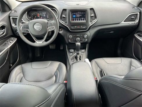 Used 2021 Jeep Cherokee Latitude Lux image 3