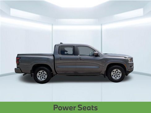 Used 2024 Nissan Frontier SV RWD image 9