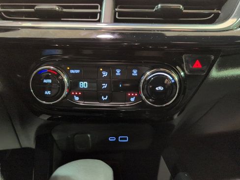 Used 2025 Chevrolet Trax RS w/ Driver Confidence Package image 19