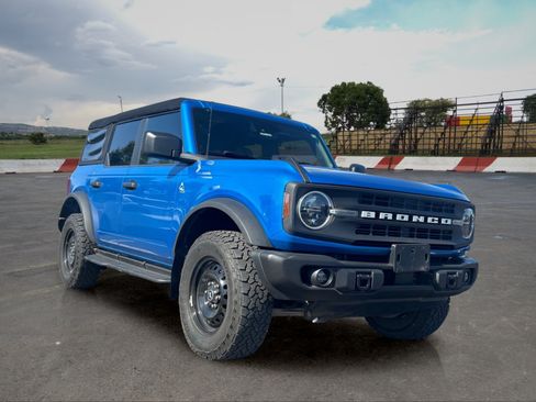 Used 2022 Ford Bronco Black Diamond AWD/4WD image 2