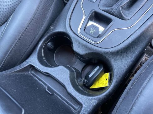 Used 2021 Jeep Cherokee Latitude Lux 80th Anniv w/ Quick Order Package 26U 80TH image 30