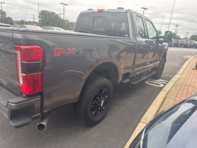 Used 2023 Ford F250 XLT w/ XLT Premium Package AWD/4WD image 3
