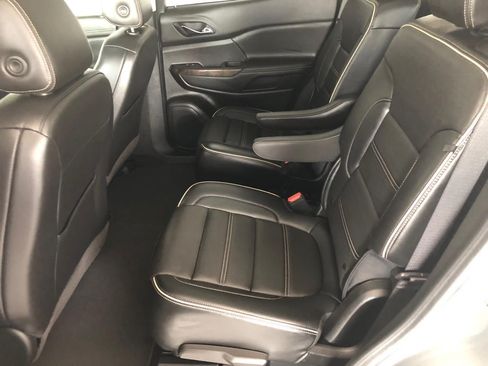 Used 2023 GMC Acadia Denali w/ Denali Technology Package AWD/4WD image 8