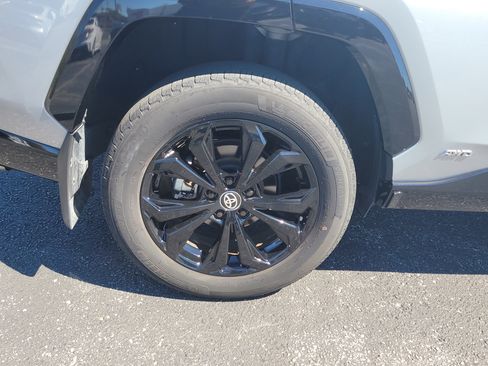 Used 2024 Toyota RAV4 XSE image 9