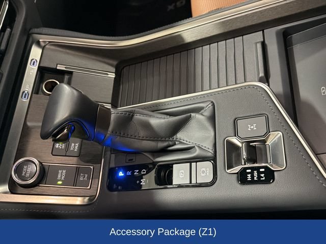 Used 2025 Lexus GX 550 w/ Accessory Package (2T) AWD/4WD image 24