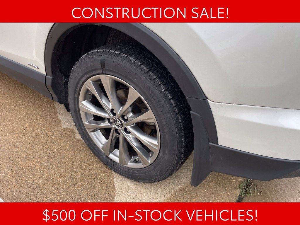 Used 2018 Toyota RAV4 Limited AWD/4WD image 4