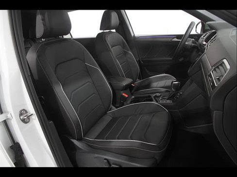 Certified 2023 Volkswagen Tiguan SEL R-Line AWD/4WD image 17