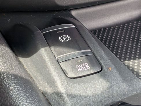 Used 2019 Nissan Rogue SV w/ Premium Package AWD/4WD image 14