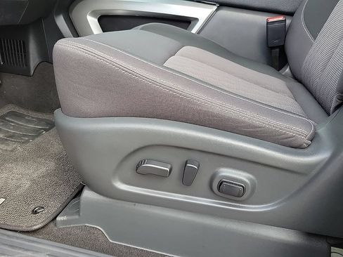 Used 2024 Nissan Titan SV w/ SV Convenience Package AWD/4WD image 12