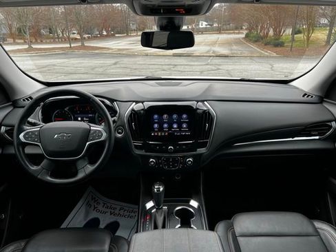 Used 2020 Chevrolet Traverse RS image 28