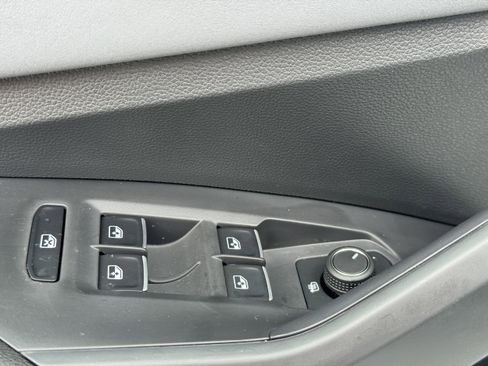 New 2025 Volkswagen Jetta SE image 17