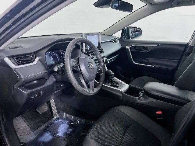Used 2024 Toyota RAV4 LE FWD image 8