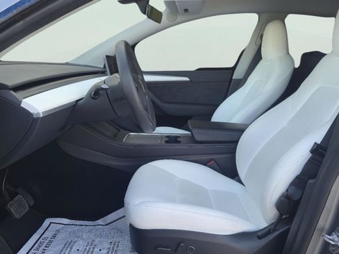 Used 2024 Tesla Model Y 2WD image 13