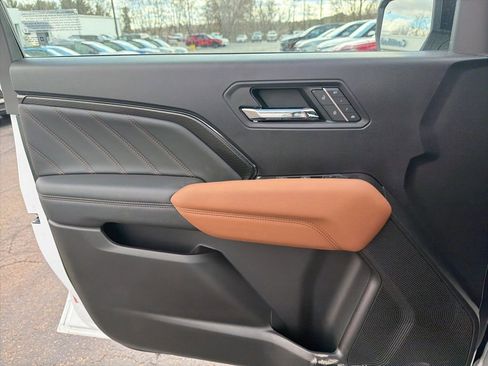 Used 2025 GMC Canyon AT4 w/ Technology Plus Package image 19