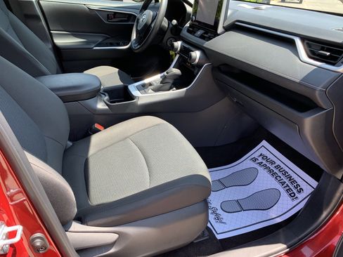 Used 2024 Toyota RAV4 LE AWD/4WD image 35