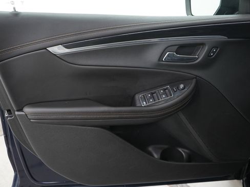 Used 2018 Chevrolet Impala LT FWD image 19