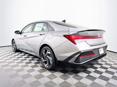 New 2025 Hyundai Elantra SEL FWD image 3