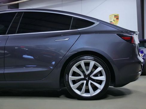 Used 2019 Tesla Model 3 Standard Range Plus image 19