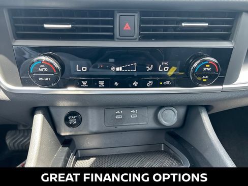 Certified 2025 Nissan Rogue SV FWD image 14