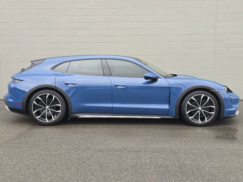 Certified 2021 Porsche Taycan 4 Cross Turismo image 10