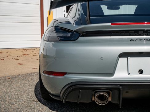 Used 2024 Porsche 718 Cayman GT4 RS image 13