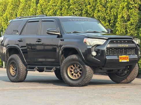 Used 2016 Toyota 4Runner SR5 AWD/4WD image 2