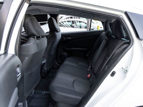 Used 2021 Toyota Prius Prime LE FWD image 44