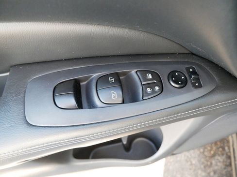 Used 2015 Nissan Pathfinder SL AWD/4WD image 16